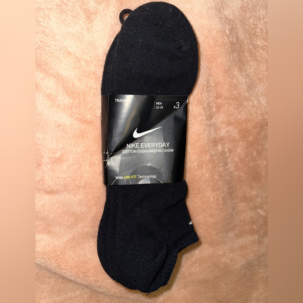 Nike Mens 3 pair socks sz 13-15